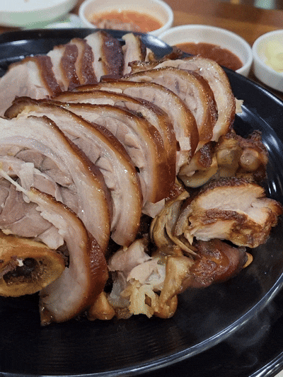  호평동 맛집 칡산에족발보쌈에서 족발을 맛있게~