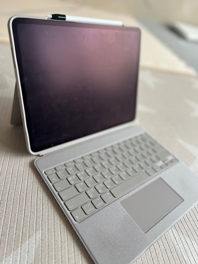 로지텍코리아 Combo Touch iPad Pro 13인치 키보드 케이스 콤보 터치 아이패드 프로 13인치 키보드 ....