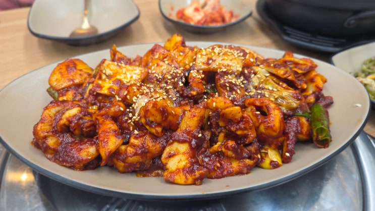  물회맛집인 줄 알았는데, 알고보니 갑오징어 맛집이었던 일품낙지집