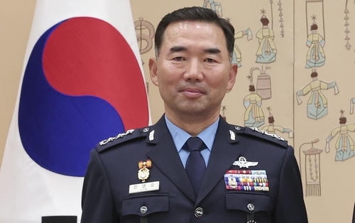 이재명 정부 첫 <b>군</b> 수뇌부... 공군 출신 <b>합참의장</b> <b>진영승</b> 내정