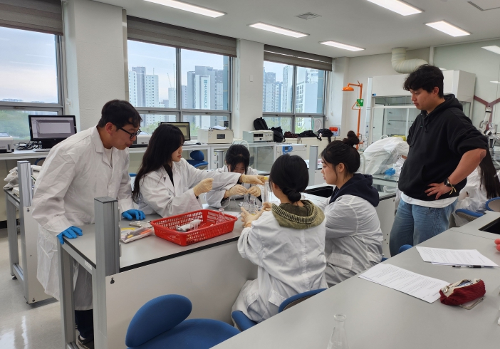 인천광역시교육청AI융합교육원, AI(인공지능)와 분광광도계 빛 속의 정보를 탐색하다