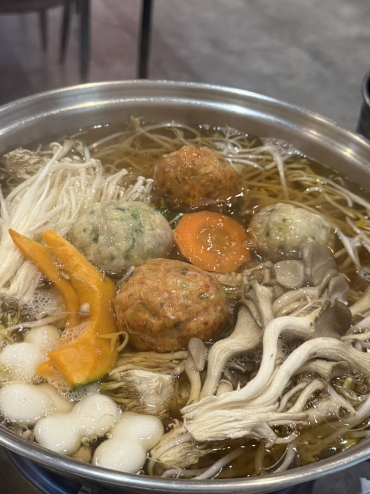  광교중앙역 맛집 |행운만두칼국수 굴림만두전골 후기