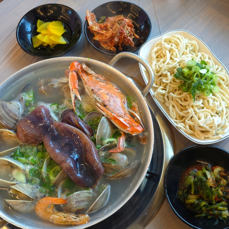  경주 해물칼국수는 여기! 먹어도 줄지않는 양.. 해물왕창본점 경주외동칼국수