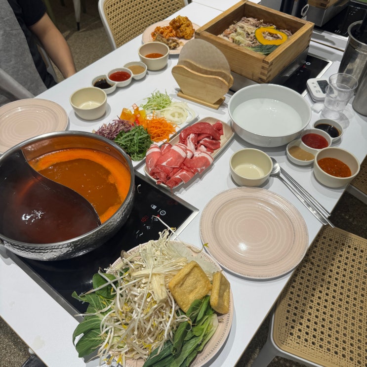  수원역 뷔페 샤브밀 고기 무한리필 샤브샤브 스키야키 월남쌈 샐러드바 후기