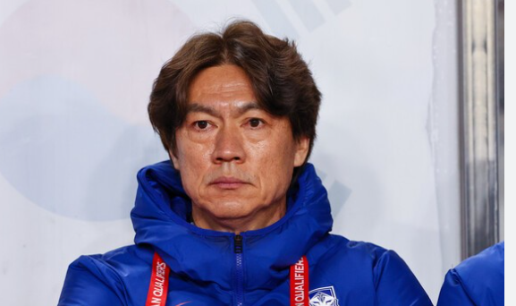 홍명보 <b>손흥민 주장</b> 교체 <b>논란</b> 국가대표 감독 황인범 축구 팬... 