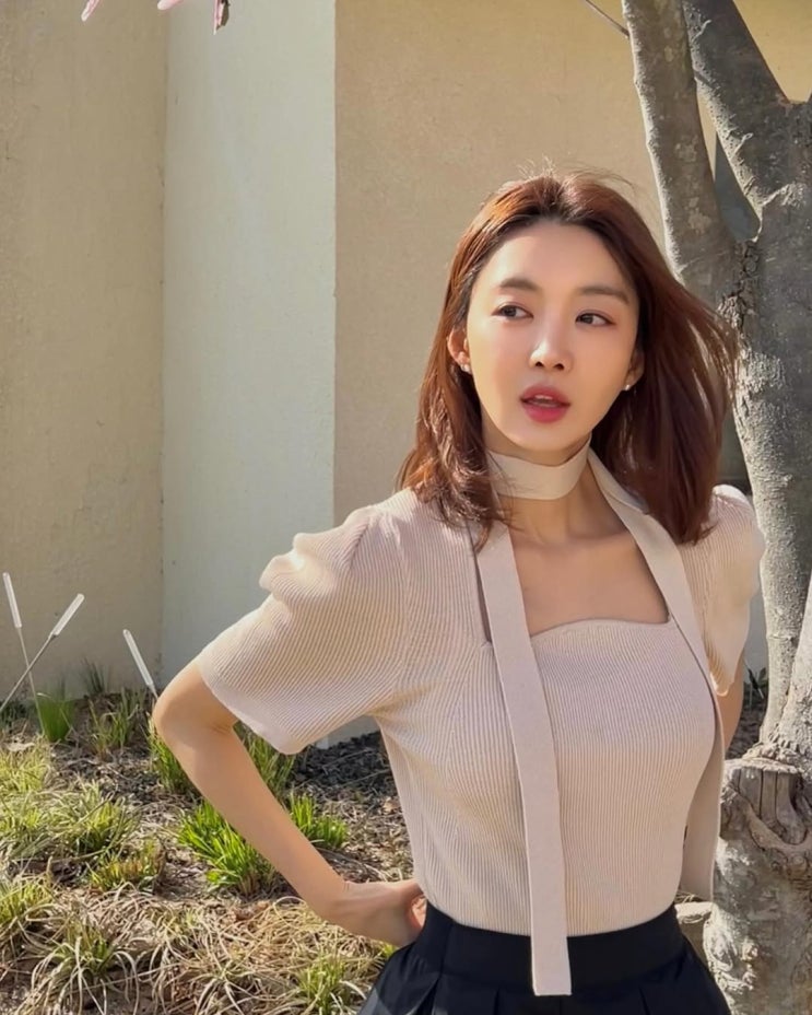  '여친짤의 정석' 장희진의 간절기 반팔 니트 무엇? 올 가을 여자 꾸안꾸 코디로 확 뜰듯