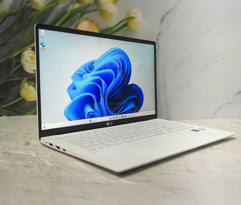 1kg대 15.6인치 울트라북, LG 울트라그램 15Z95N-GP79ML  윈도우 11과 함께하는 완벽한 올라운더..