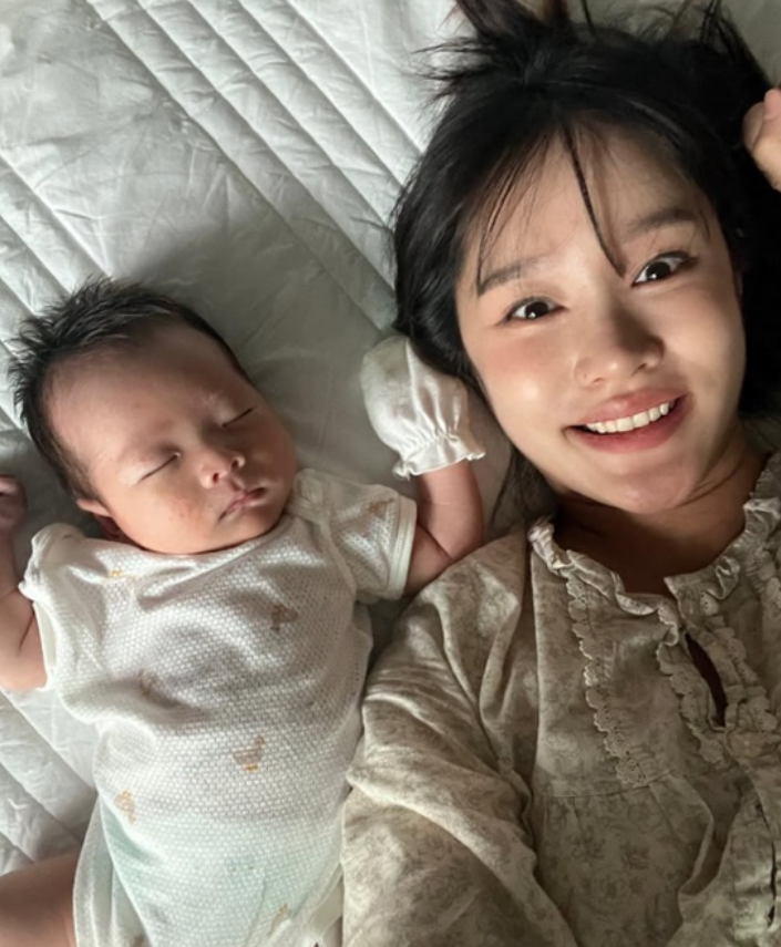  헤이지니, 둘째 아들 승유 50일 근황 공개 