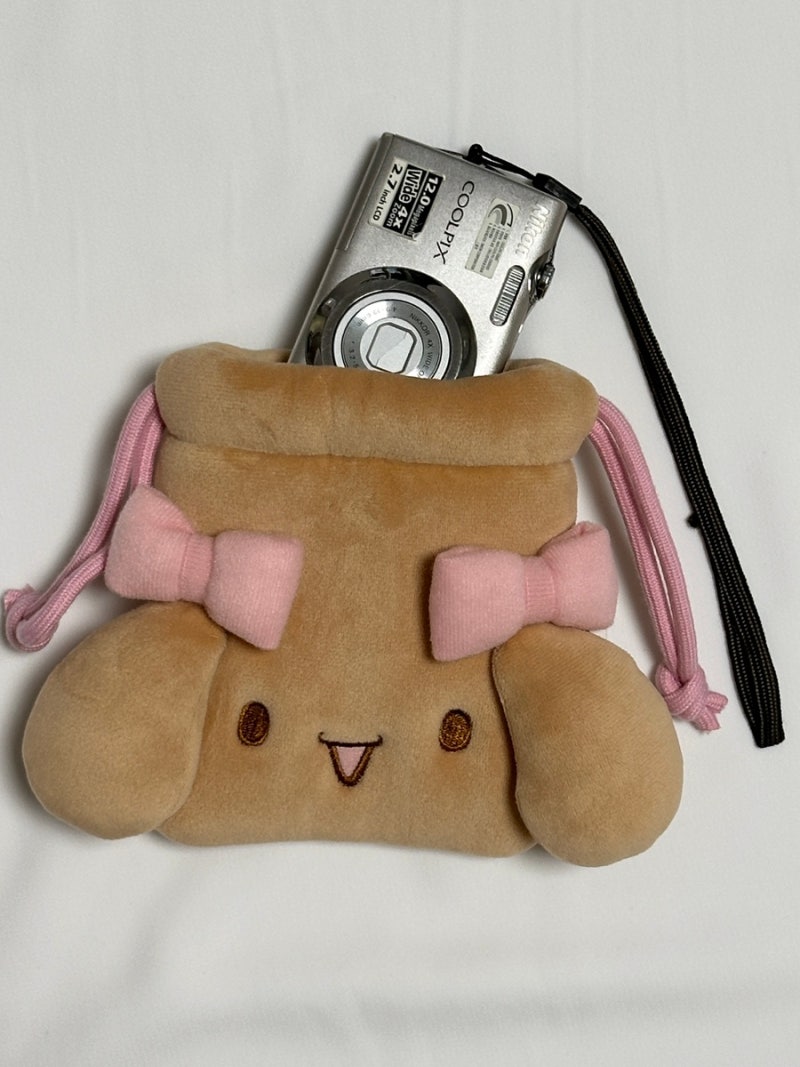 올리브영 시나모롤 모카 파우치를 샀더니 미장센 트리트먼트를 주더라