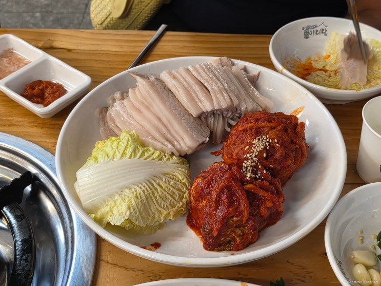 부천 중동 히밥 보쌈 맛집, 잡내 없는 가브리살로 엄마입맛 사로잡은 박만배 아리랑보쌈