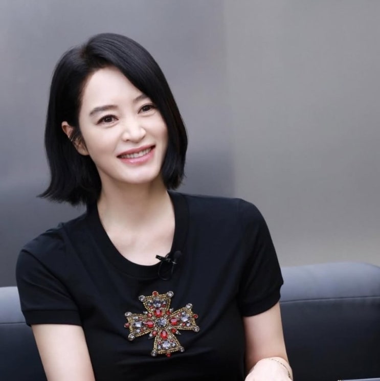  50대 여자 헤어스타일, 김혜수 짧은 단발로 어려보이는 비밀
