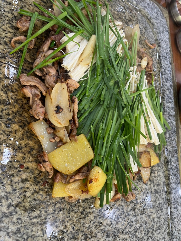 베이'징덕'만큼 특색있는 진덕돌판오리, 성화동에 생긴 신상 돌판구이집, 오리 로스 1kg(68000)