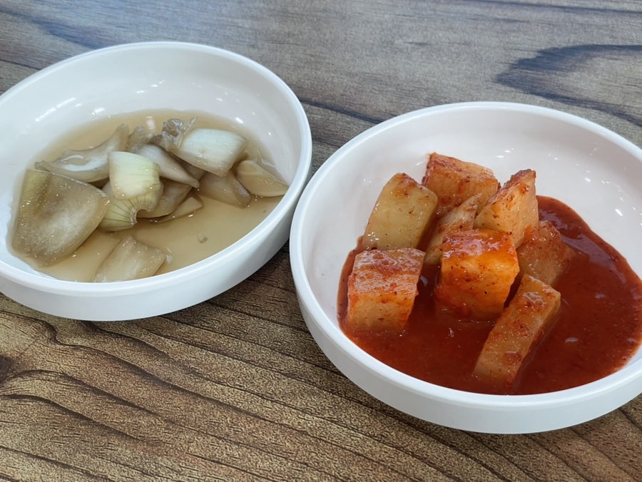 엄윤용얼큰한뼈해장국 사진 4
