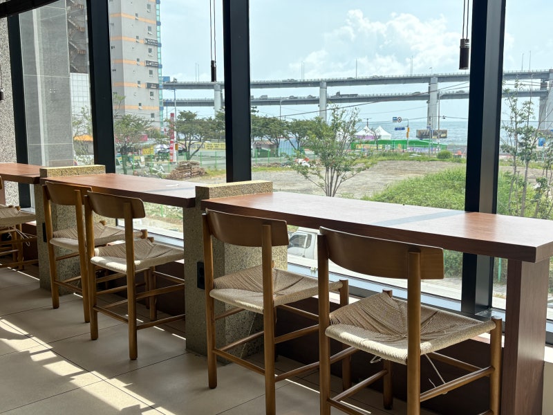 [광안리카페] 부산 일하기 좋은 노트북 카페,  오브너스 오션뷰 | 민락수변공원 근처