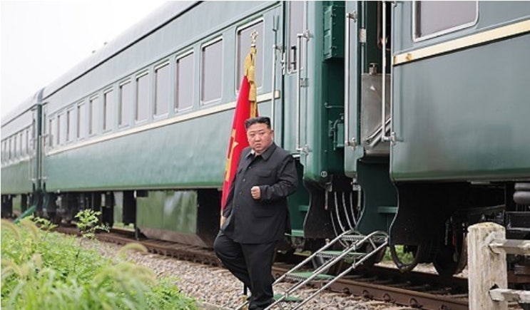 <b>시진핑</b>, <b>김정은</b>·<b>푸틴</b> ‘동급 의전’… 反서방 삼각<b>연대</b>... 
