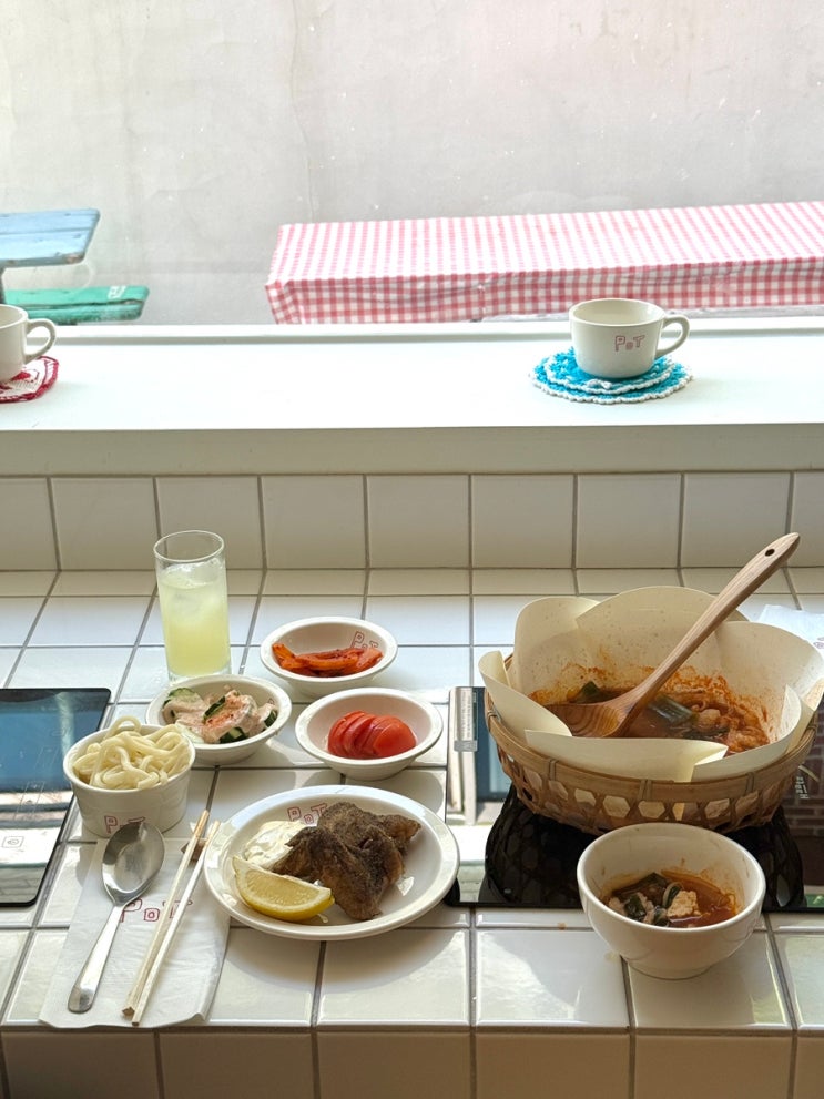  부산 광안리 골목에 위치한 감성카페 느낌나는 일본 나고야식 모츠나베 맛집, 혼밥 추천! “폿트부산”