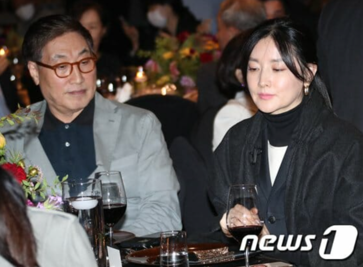 <b>이영애 남편 정호영</b> 다정한 근황!