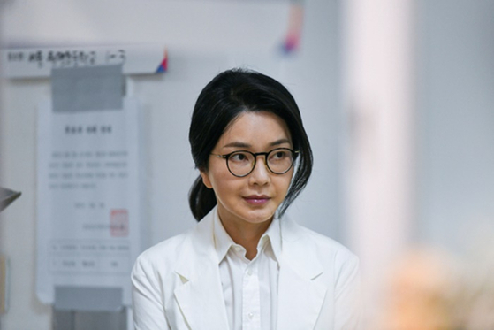 <b>김건희</b>, <b>샤넬백</b> 수수 및 정부 지원 발언 논란 : 공소장 내용... 