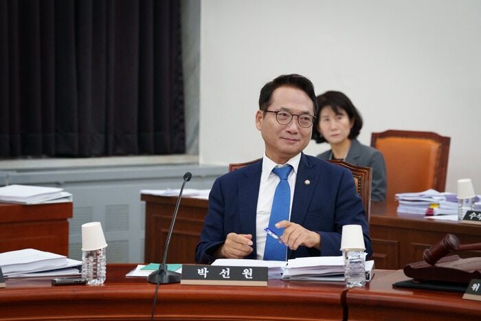 박선원 "李 <b>대통령</b> 피습 당시 <b>국정원</b> 특보 "테러지정 말자" 보고