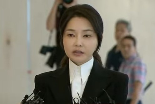 <b>김건희</b> ‘<b>집사게이트</b>’ <b>구속</b>영장 기각…184억 투자 의혹의... 