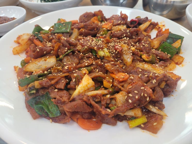  집밥이 그리울 땐 포항백반 연일한정식 제육볶음