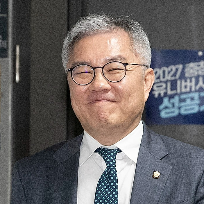 정치인 최강욱 프로필 나이 학력 교육연수원장 임명 후 조국혁신당 성비위 발언 파문 논란