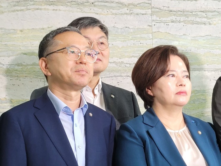 250904_<b>나경원</b> 의원, 초선은 가만히 앉아 있어!