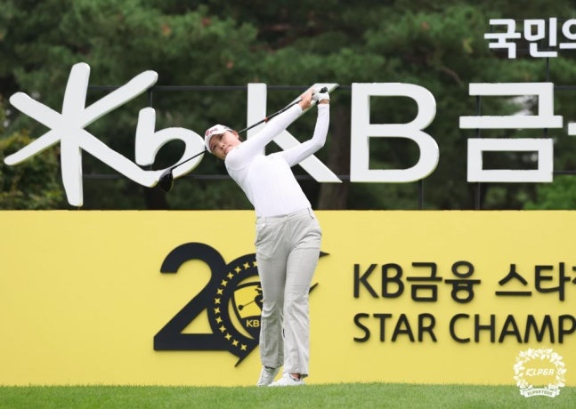 <b>KB금융 스타챔피언십</b> 1라운드 – <b>문정민</b>, 단독 선두로 <b>스타</b>트!