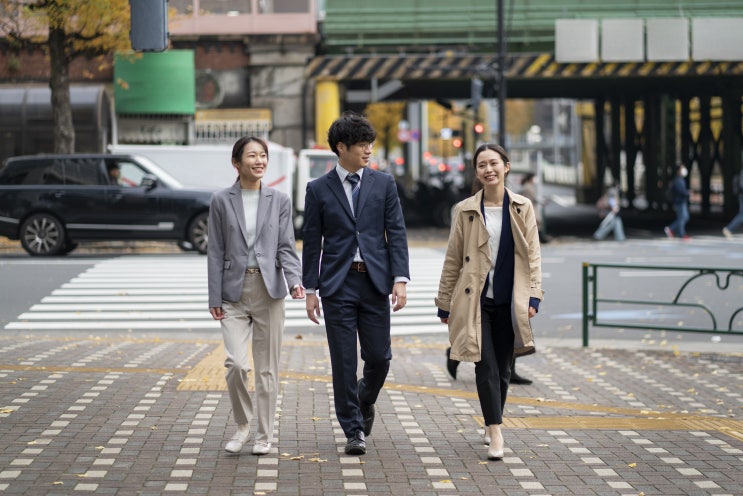  점심 식사 후 산책 단 10분이 우리 몸에 주는 놀라운 효과