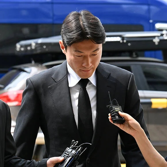 [2025.09.04] <b>황의조</b> 불법 촬영 2심, <b>집행유예</b> 2년…실형은... 