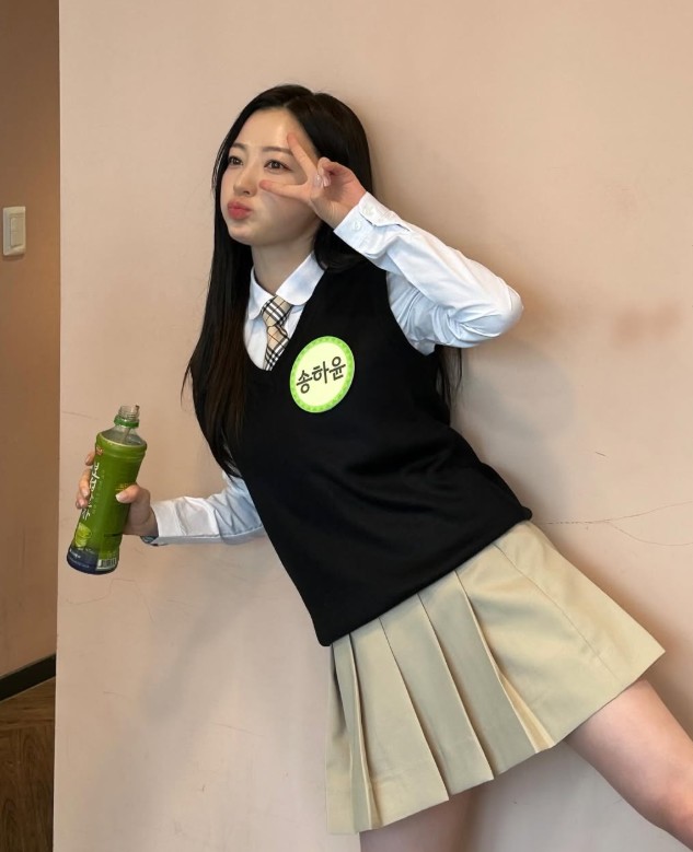“안 때릴게”… 21년 만에 터진 <b>송하윤 학폭 의혹</b>, 피해자... 