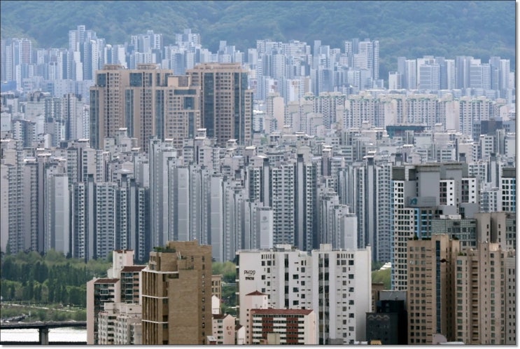  집값 하락과 원달러 환율 변동은 어떤 관계가 있을까요?