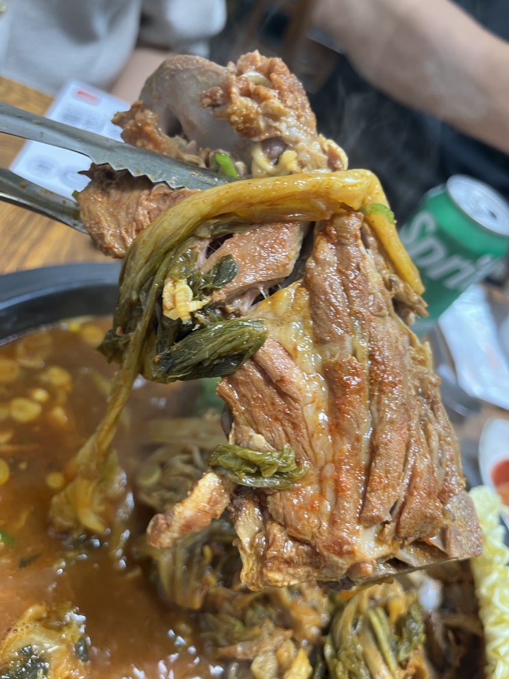 시청 맛집 광주 서구 감자탕, 극강의 부드러움.