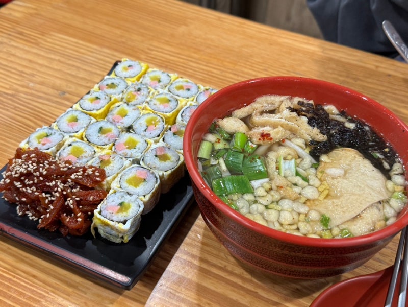 인덕원 :: 계란말이김밥 우동 맛집 장수계란말이김밥