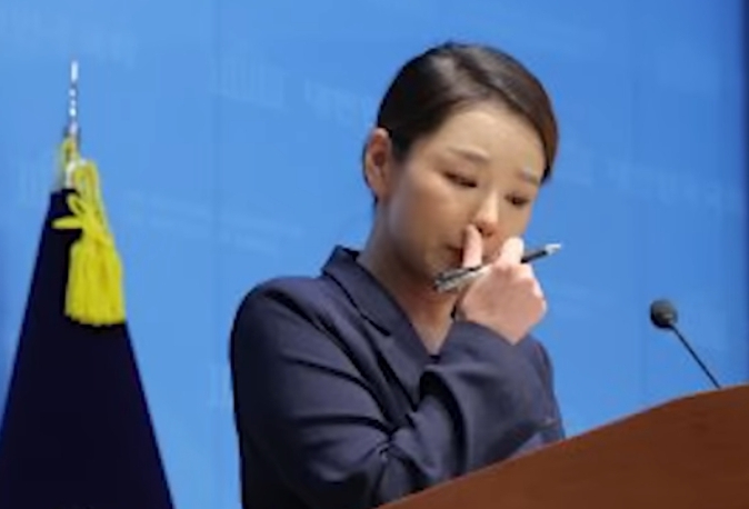 <b>조국혁신당</b> 강미정 대변인... 국힘, 내란막아선 김병주 <b>고발</b>검... 