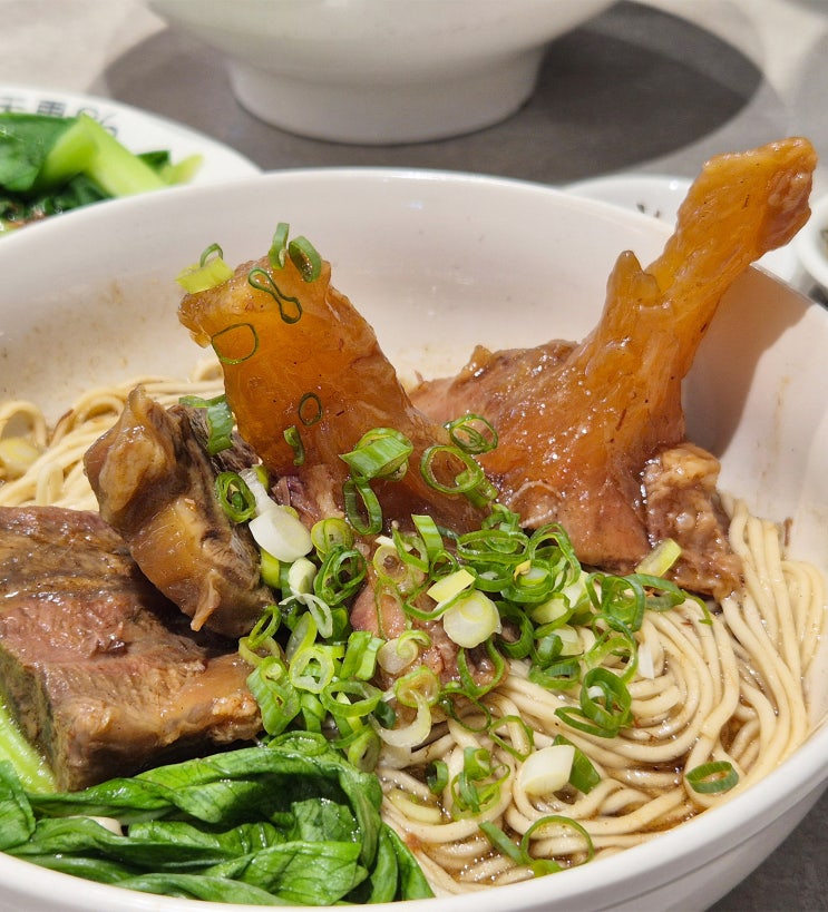  대만 타이베이 스린역 우육면 맛집 '천동86' 소 힘줄 우육면! 크고 쫀득한 고기맛, 진한 육수의 전통 우육면