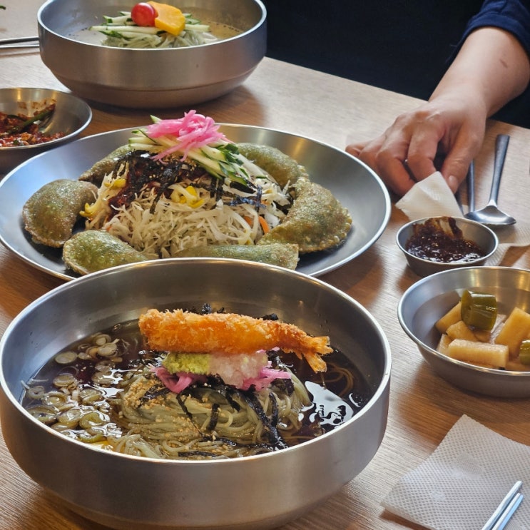  포항 죽도시장 맛집 부추국수 부추만두 전문 줄서서먹는 정국수