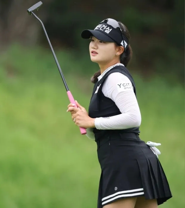 KB금융 스타챔피언십 1라운드 결과, 문정민 <b>선두</b>·<b>유현조</b> 추격