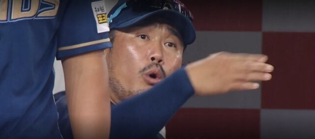 [야구] NC 홍종표 단독 도루 → <b>이호준 감독</b> ‘하지 말라니까’... 