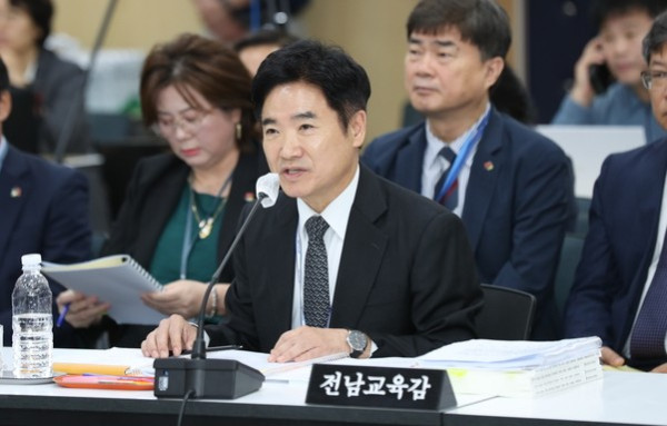  김대중 전남교육감 한옥 대저택 월 105만 원에 거주..'월세 특혜 의혹' 논란