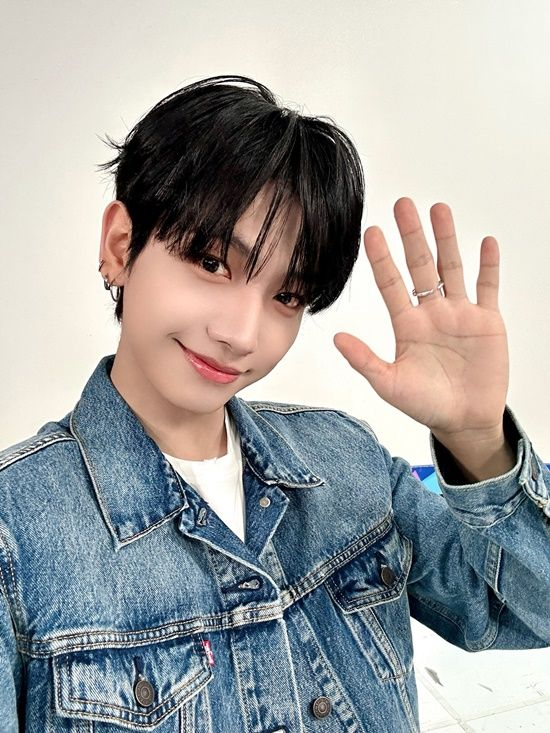 <b>보이넥스트도어</b> 명재현, '엠카' MC 하차 "잊지 못할 추억"