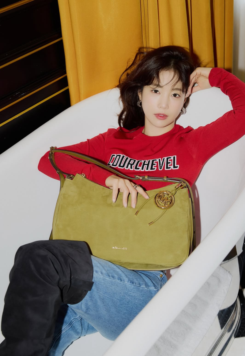 기은세 가방 스타일링 마이클코어스 노리타백으로 완성한 가을 패션
