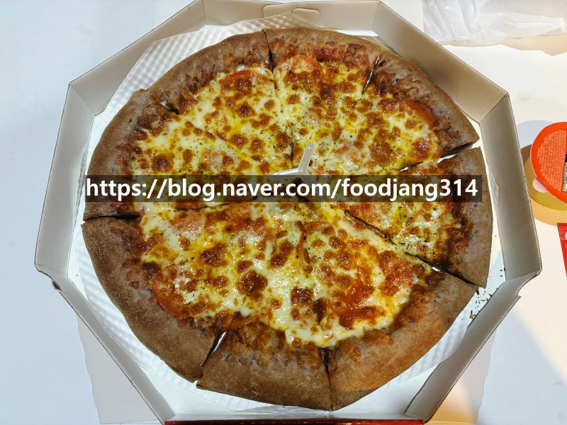 오구쌀피자 페퍼로니 흑미도우 치즈크러스트 후기