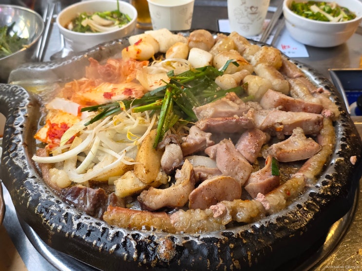  잠실 롯데몰 방이동 먹자골목 하루코스ㅣ 츄레리아 노아스로스팅 오락실 진성한우곱창까지