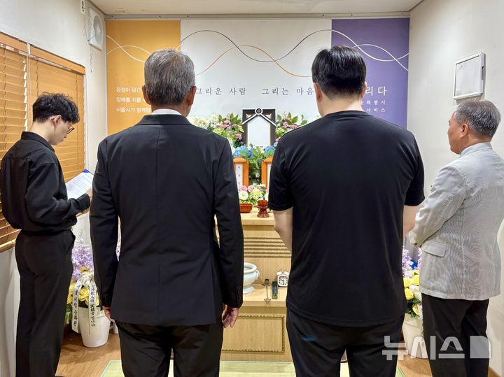 무연고자 장례 봉사자들 "혼자 죽어가는데 같이 슬퍼해야"[무연고자 존엄사①]