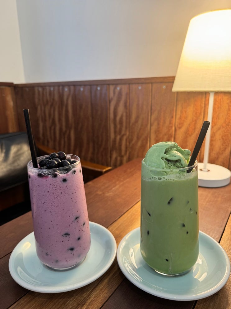 편안한 분위기와 좌석에서 즐기는 말차라떼 맛집, 울산 유곡동 카페 머스트커피