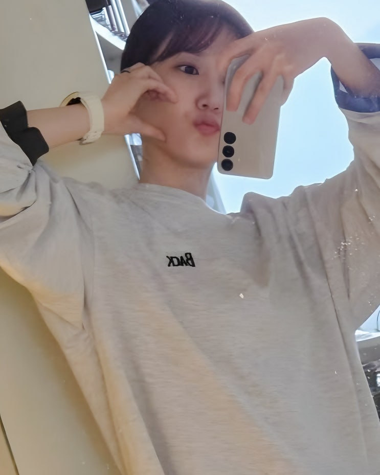  박은빈 인스타 가을 맨투맨 vs 평범한 코디, 차이점은 단 3가지