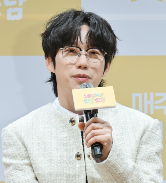   10cm, 박보검 후임 MC 발탁… “가수 마음 쓰담쓰담할 것”