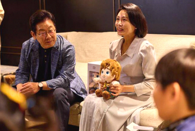 이재명 <b>대통령</b>, 영락보린원 원생들과 영화 ‘<b>킹 오브 킹스</b>’ 관람.