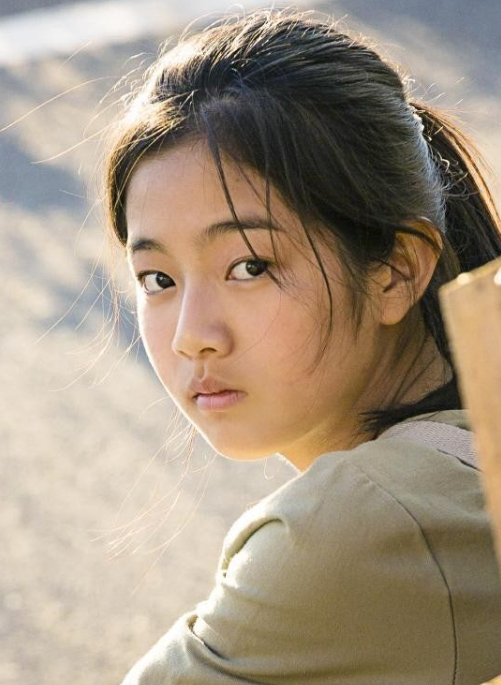 배우 신은수 프로필 키 부모님 언니 나이 얼굴 성형 과거 사진 인스타